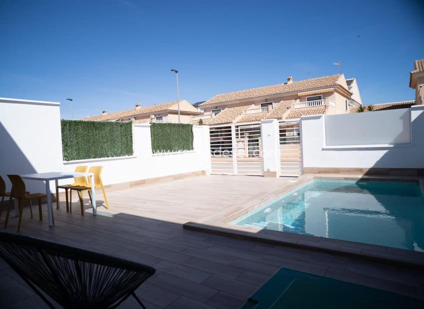 3 bedroom Townhouse for sale in San Javier with pool - € 365,500 (Ref: 8845189)