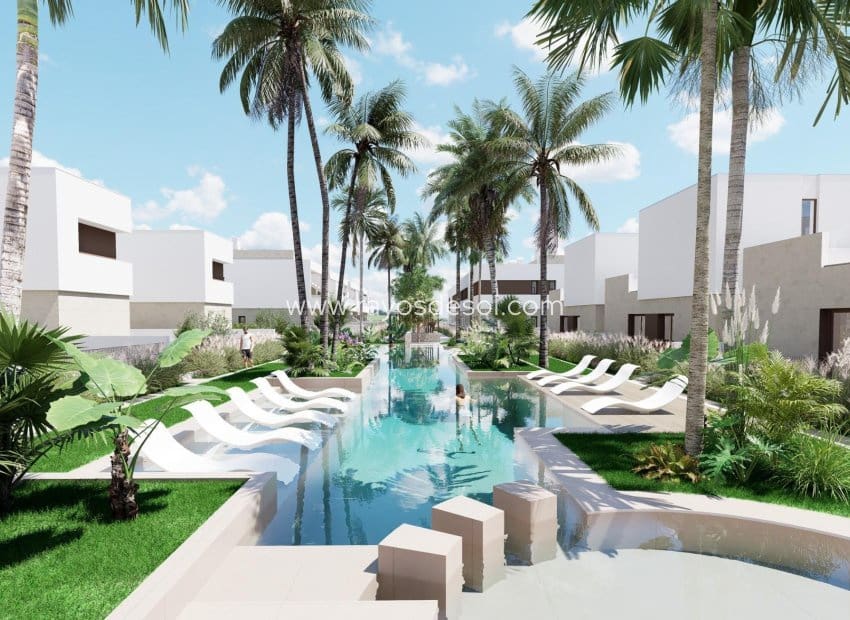 3 soveværelse Villa til salg i Los Alcazares med swimmingpool - € 599.000 (Ref: 8856653)