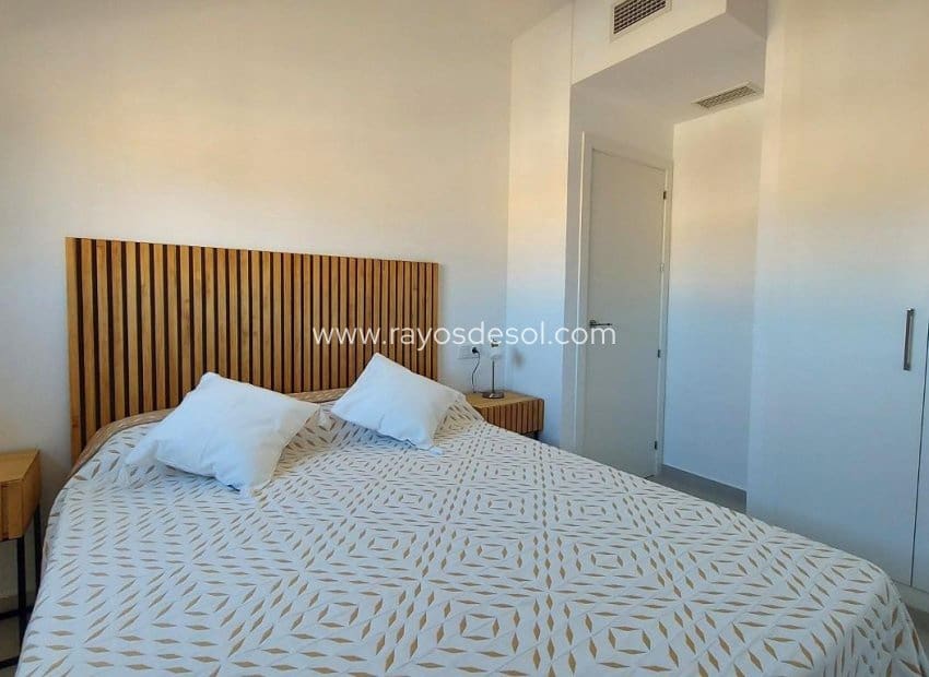 3 makuuhuone Huoneisto myytävänä paikassa San Miguel de Salinas mukana uima-altaan - 276 000 € (Ref: 8866644)