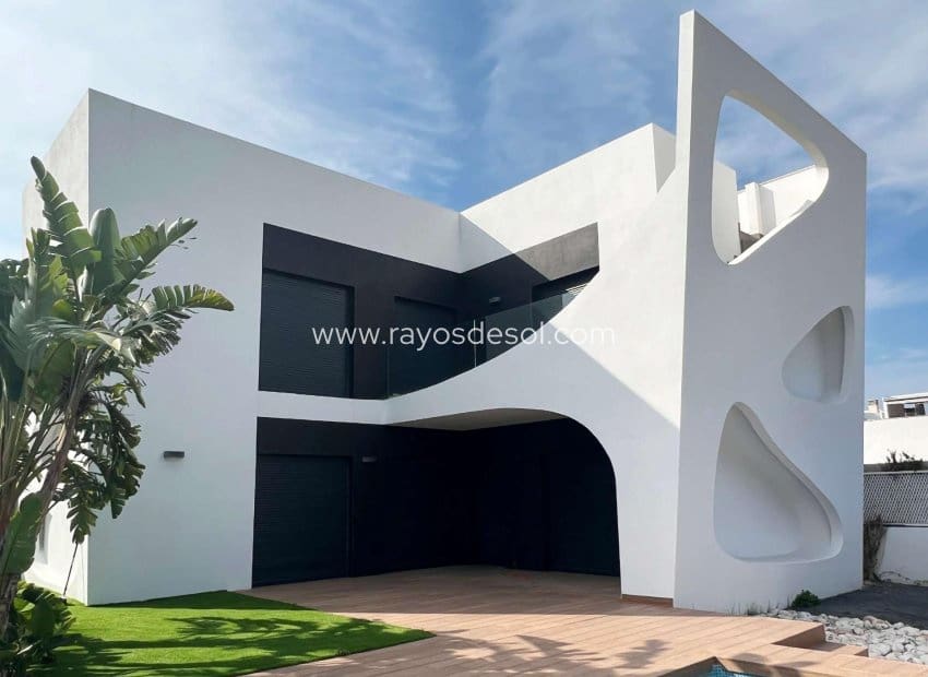 3 Zimmer Villa zu verkaufen in Ciudad Quesada mit Pool - 770.000 € (Ref: 8879179)