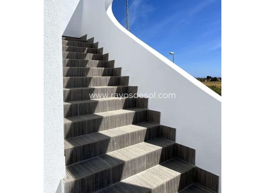 3 Zimmer Villa zu verkaufen in Ciudad Quesada mit Pool - 770.000 € (Ref: 8879179)