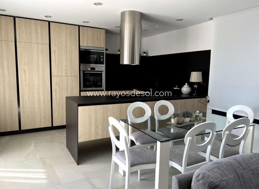 3 soveværelse Villa til salg i Ciudad Quesada med swimmingpool - € 770.000 (Ref: 8879179)