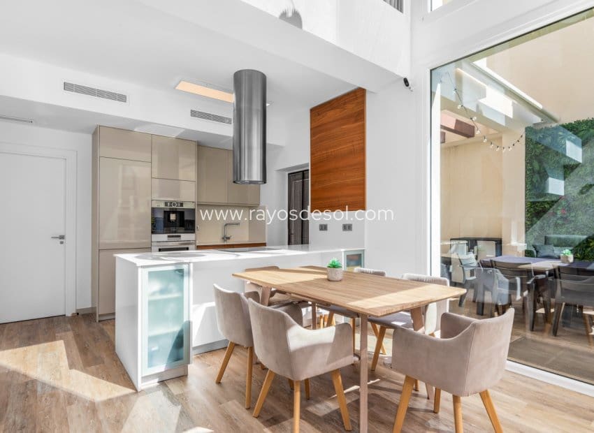 3 soveværelse Villa til salg i Rojales med swimmingpool - € 499.000 (Ref: 8895749)