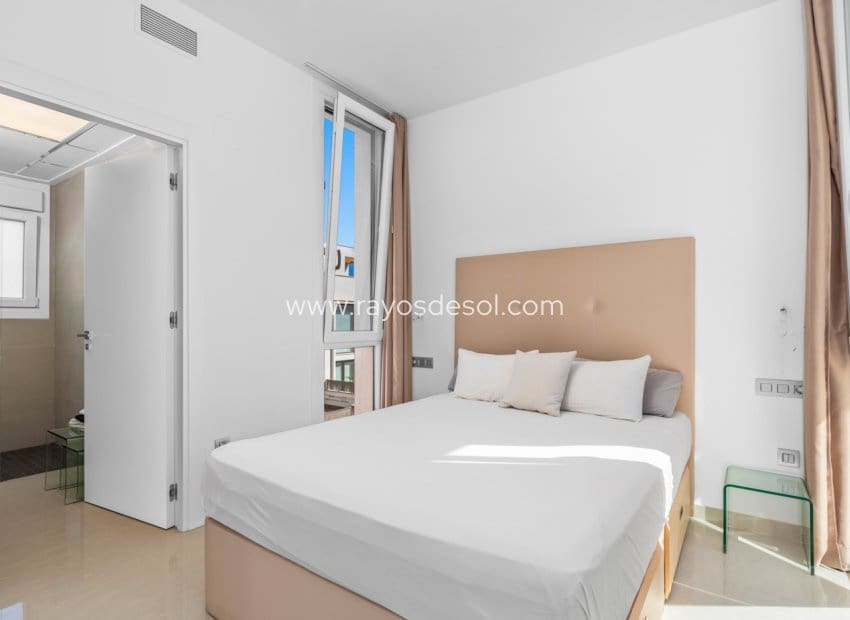 3 soveværelse Villa til salg i Rojales med swimmingpool - € 499.000 (Ref: 8895749)