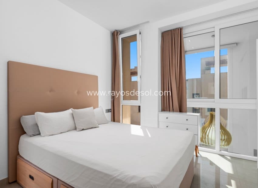 3 soveværelse Villa til salg i Rojales med swimmingpool - € 499.000 (Ref: 8895749)