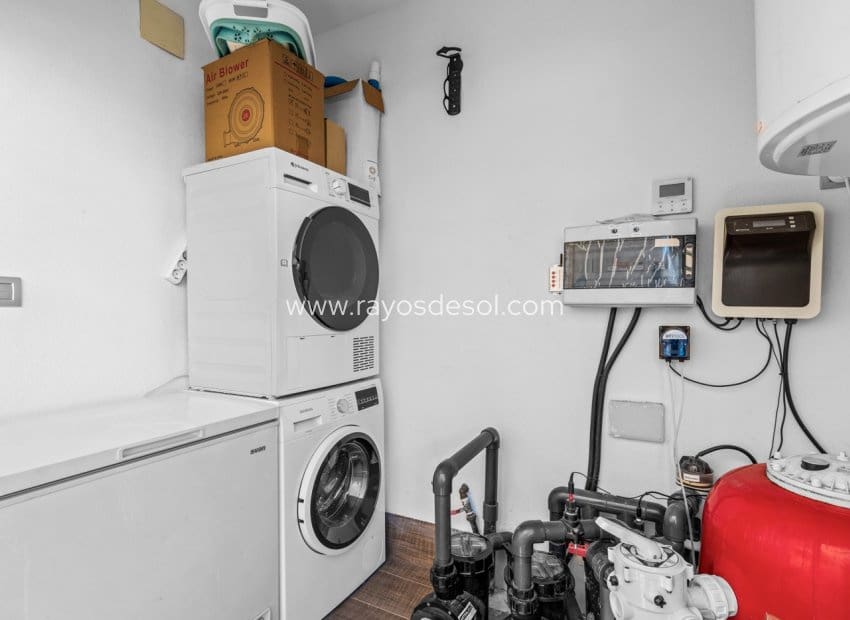 3 soveværelse Villa til salg i Rojales med swimmingpool - € 499.000 (Ref: 8895749)