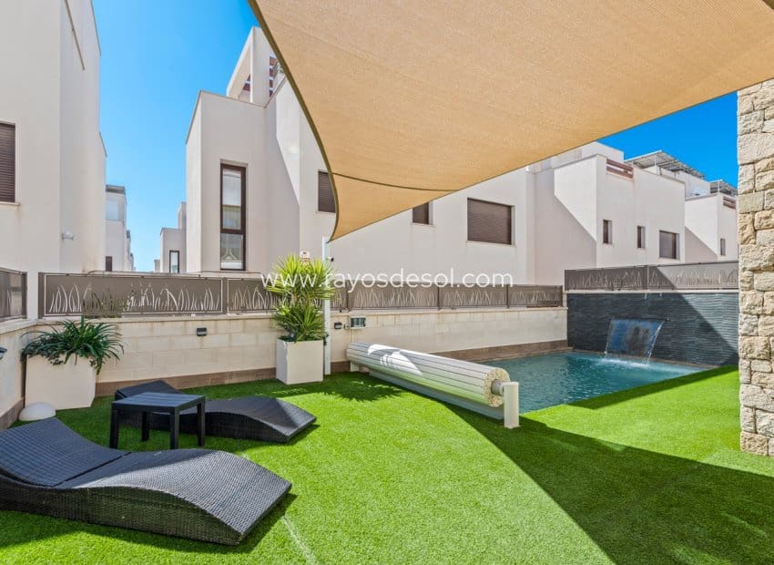 3 soveværelse Villa til salg i Rojales med swimmingpool - € 499.000 (Ref: 8895749)