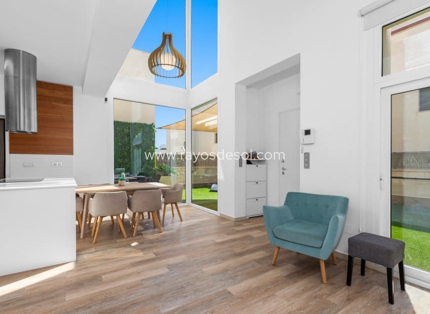 3 soveværelse Villa til salg i Rojales med swimmingpool - € 499.000 (Ref: 8895749)