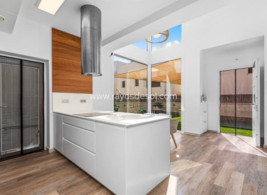 3 soveværelse Villa til salg i Rojales med swimmingpool - € 499.000 (Ref: 8895749)