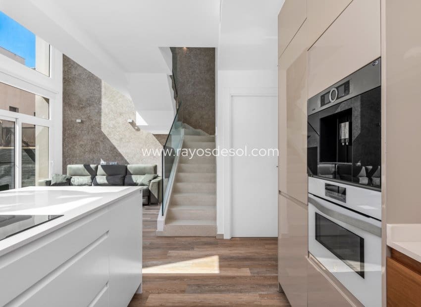 3 soveværelse Villa til salg i Rojales med swimmingpool - € 499.000 (Ref: 8895749)