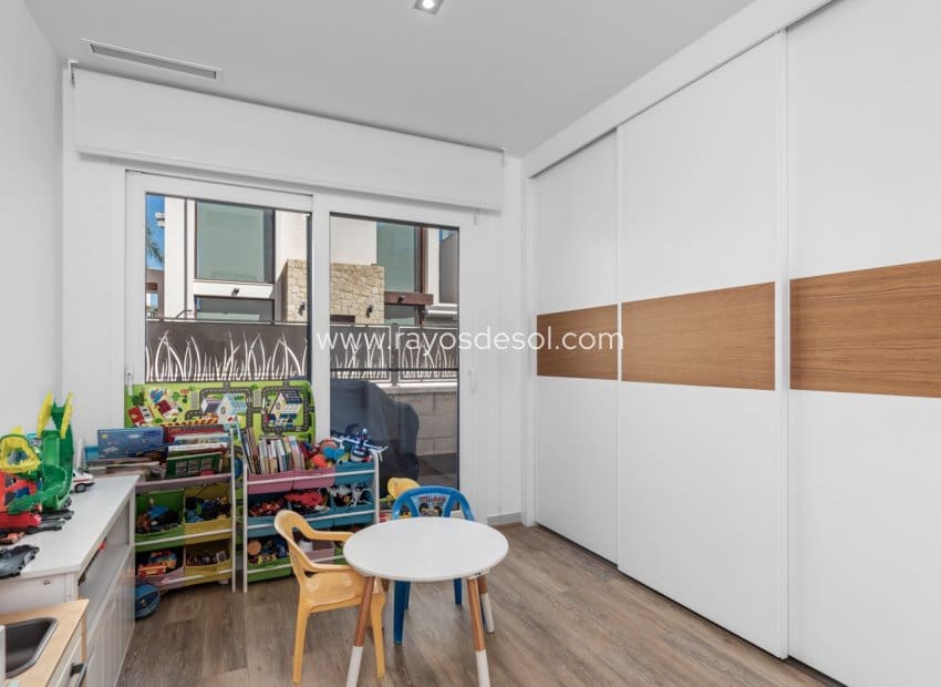 3 soveværelse Villa til salg i Rojales med swimmingpool - € 499.000 (Ref: 8895749)