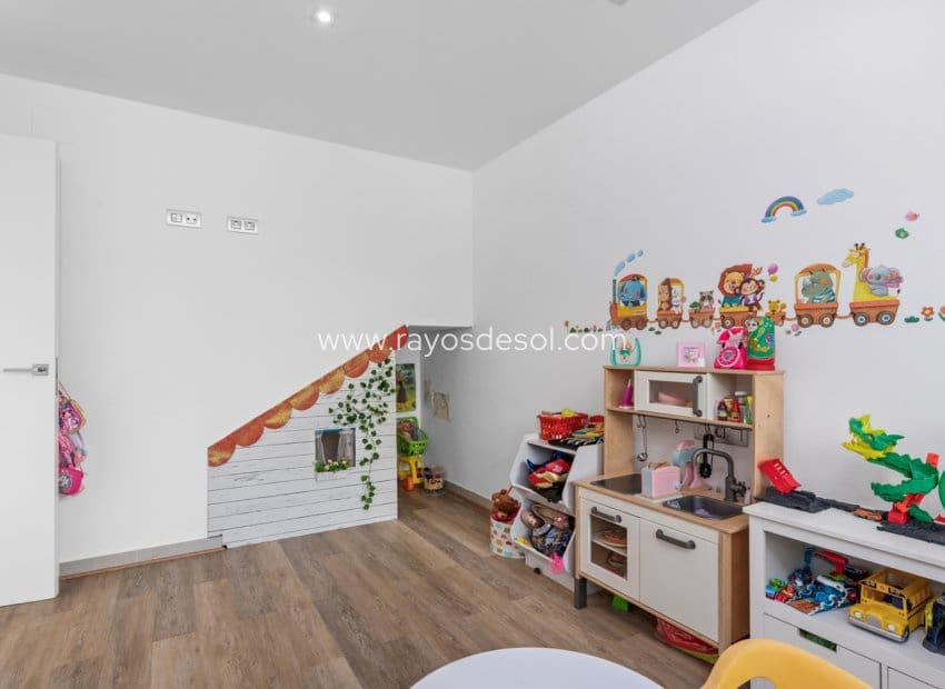 3 soveværelse Villa til salg i Rojales med swimmingpool - € 499.000 (Ref: 8895749)