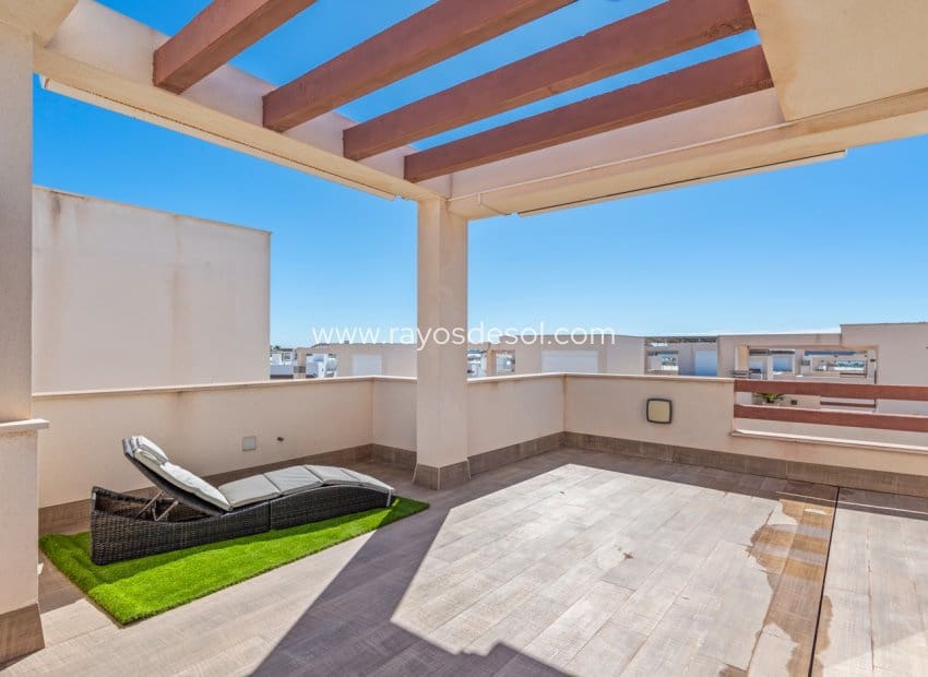 3 soveværelse Villa til salg i Rojales med swimmingpool - € 499.000 (Ref: 8895749)