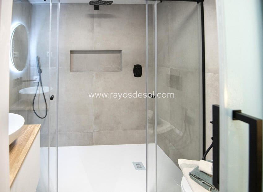 2 soveværelse Lejlighed til salg i San Pedro del Pinatar med swimmingpool - € 299.000 (Ref: 8895750)