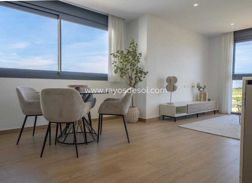 3 soveværelse Villa til salg i Algorfa med swimmingpool - € 465.000 (Ref: 8924884)