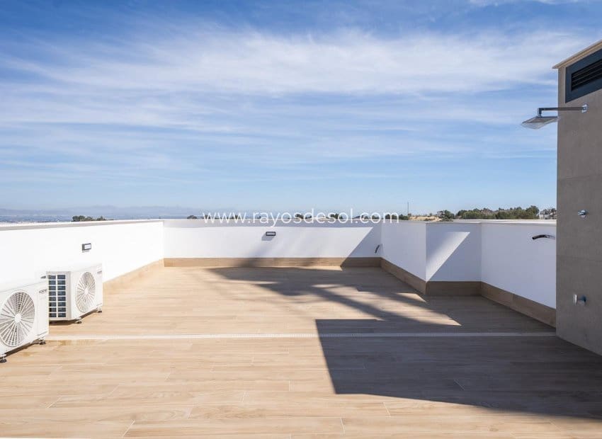 3 soveværelse Villa til salg i Algorfa med swimmingpool - € 520.000 (Ref: 8924885)