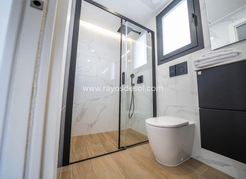 3 soveværelse Villa til salg i Algorfa med swimmingpool - € 520.000 (Ref: 8924885)