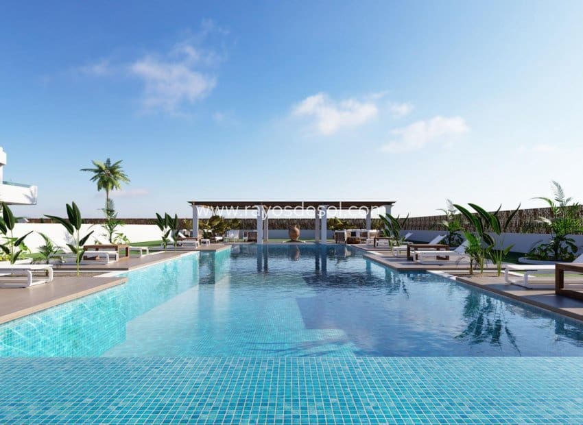 3 soveværelse Lejlighed til salg i Los Alcazares med swimmingpool - € 309.000 (Ref: 8938080)