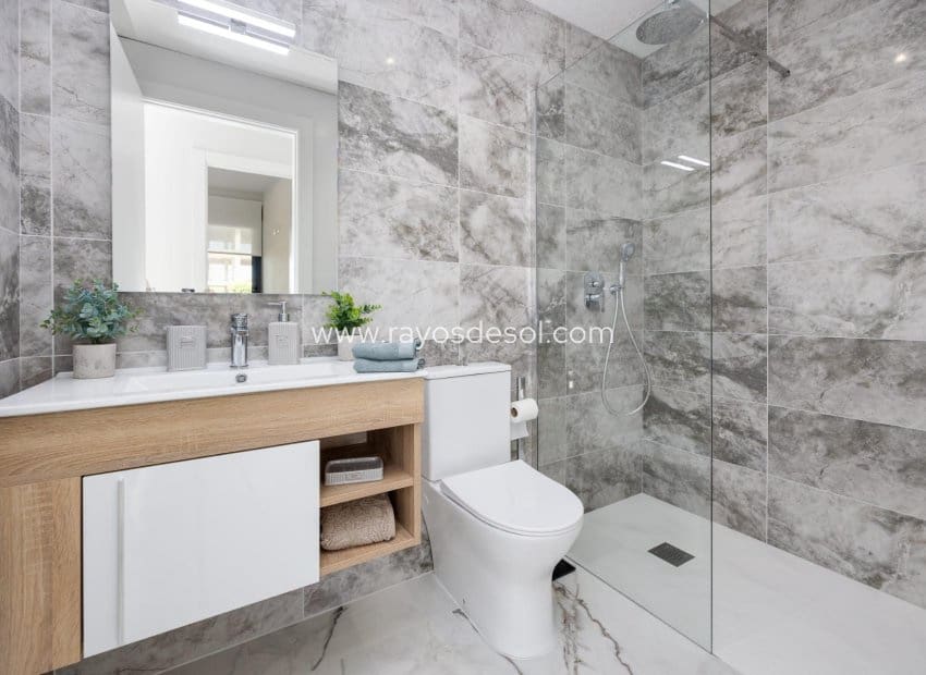 2 soveværelse Lejlighed til salg i San Miguel de Salinas med swimmingpool - € 239.000 (Ref: 8938086)