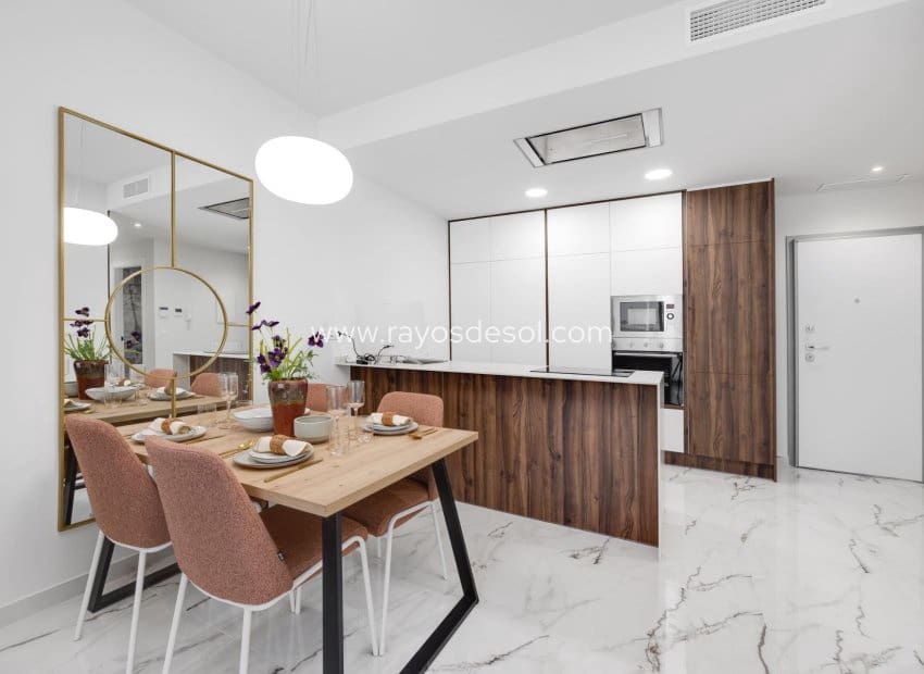 2 soveværelse Lejlighed til salg i San Miguel de Salinas med swimmingpool - € 239.000 (Ref: 8938086)