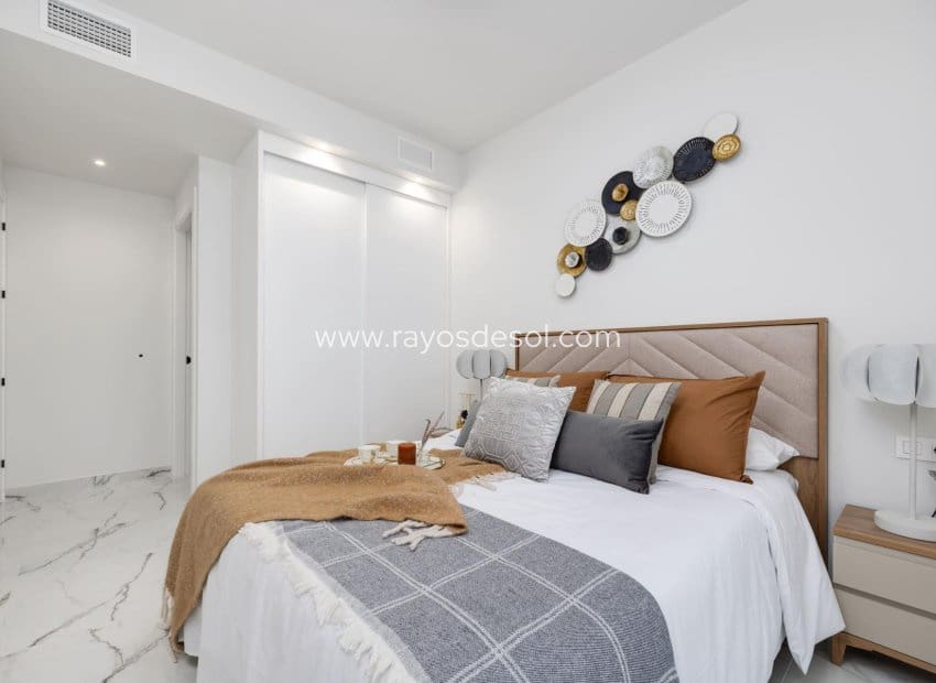 2 soveværelse Lejlighed til salg i San Miguel de Salinas med swimmingpool - € 219.000 (Ref: 8938087)