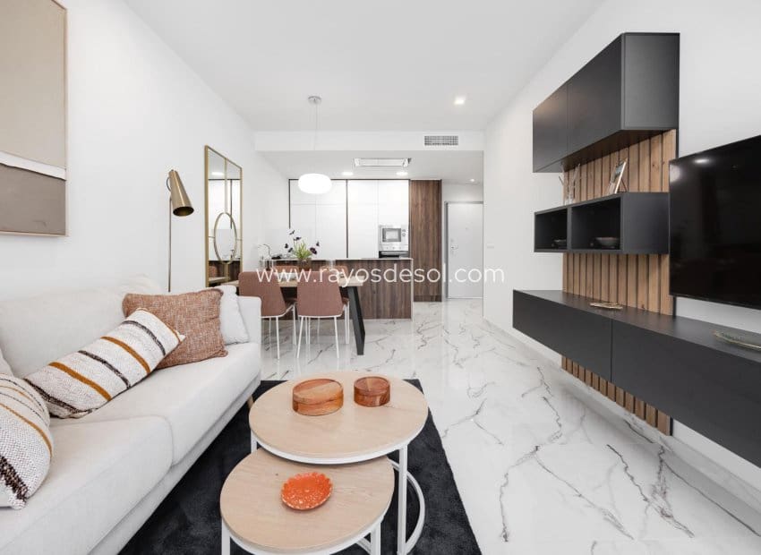 2 soveværelse Lejlighed til salg i San Miguel de Salinas med swimmingpool - € 219.000 (Ref: 8938087)