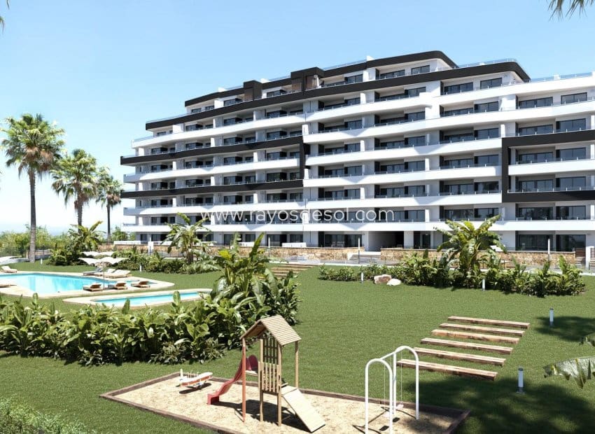 2 soveværelse Lejlighed til salg i San Miguel de Salinas med swimmingpool - € 244.000 (Ref: 8938087)