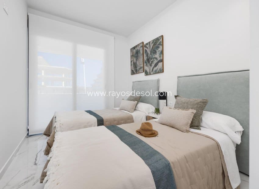 2 soveværelse Lejlighed til salg i San Miguel de Salinas med swimmingpool - € 244.000 (Ref: 8938087)