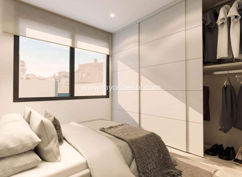 2 soveværelse Lejlighed til salg i Torrevieja med swimmingpool - € 240.000 (Ref: 8966864)