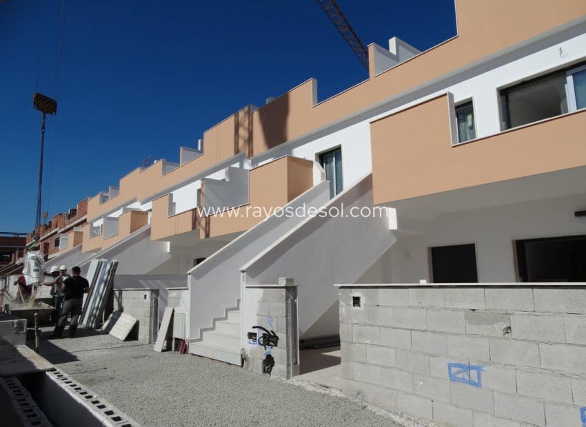3 sypialnia Apartament na sprzedaż w Pilar de la Horadada z basenem - 295 000 € (Ref: 8973807)