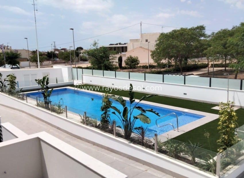 3 sypialnia Apartament na sprzedaż w Pilar de la Horadada z basenem - 295 000 € (Ref: 8973807)