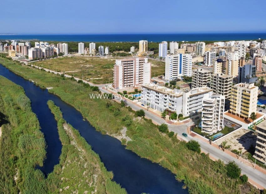 3 soveværelse Lejlighed til salg i Guardamar del Segura med swimmingpool - € 345.000 (Ref: 8981236)