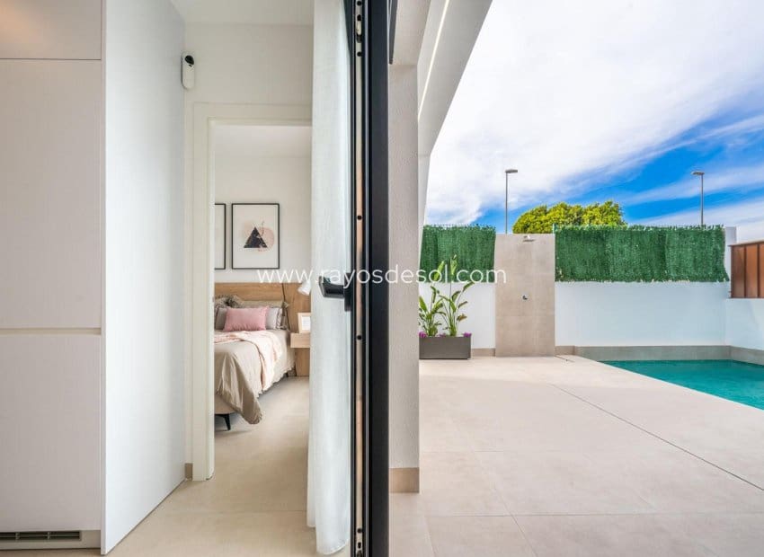 3 chambre Villa/Maison à vendre à Roldan avec piscine - 379 950 € (Ref: 8990142)