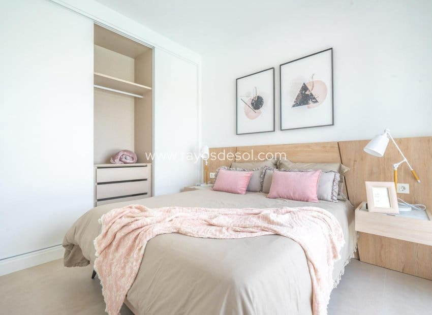 3 chambre Villa/Maison à vendre à Roldan avec piscine - 379 950 € (Ref: 8990142)