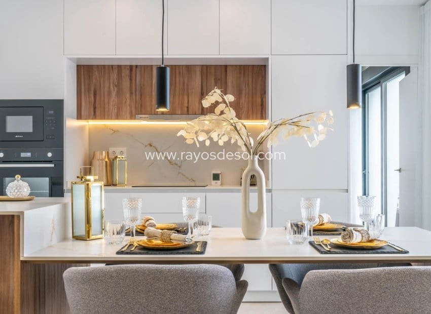 3 soveværelse Villa til salg i Roldan med swimmingpool - € 395.950 (Ref: 8990143)