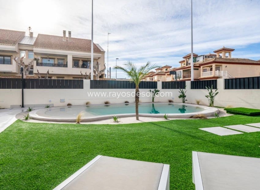 3 bedroom Villa for sale in Roldan with pool - € 415,950 (Ref: 8990143)
