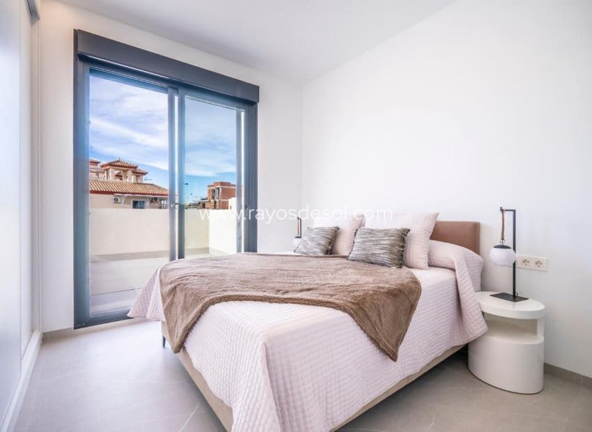 3 bedroom Villa for sale in Roldan with pool - € 415,950 (Ref: 8990143)