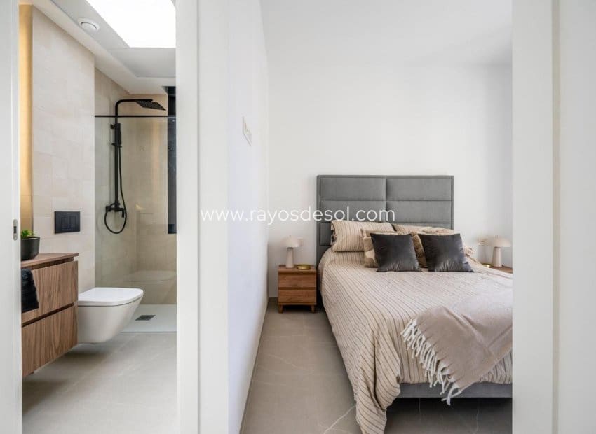 3 bedroom Villa for sale in Roldan with pool - € 415,950 (Ref: 8990143)