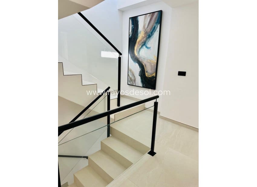 3 slaapkamer Villa te koop in San Pedro del Pinatar met zwembad - € 489.000 (Ref: 8997307)
