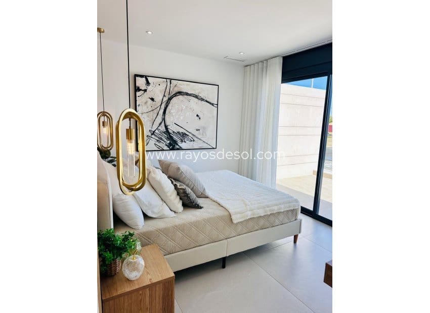 3 slaapkamer Villa te koop in San Pedro del Pinatar met zwembad - € 489.000 (Ref: 8997307)