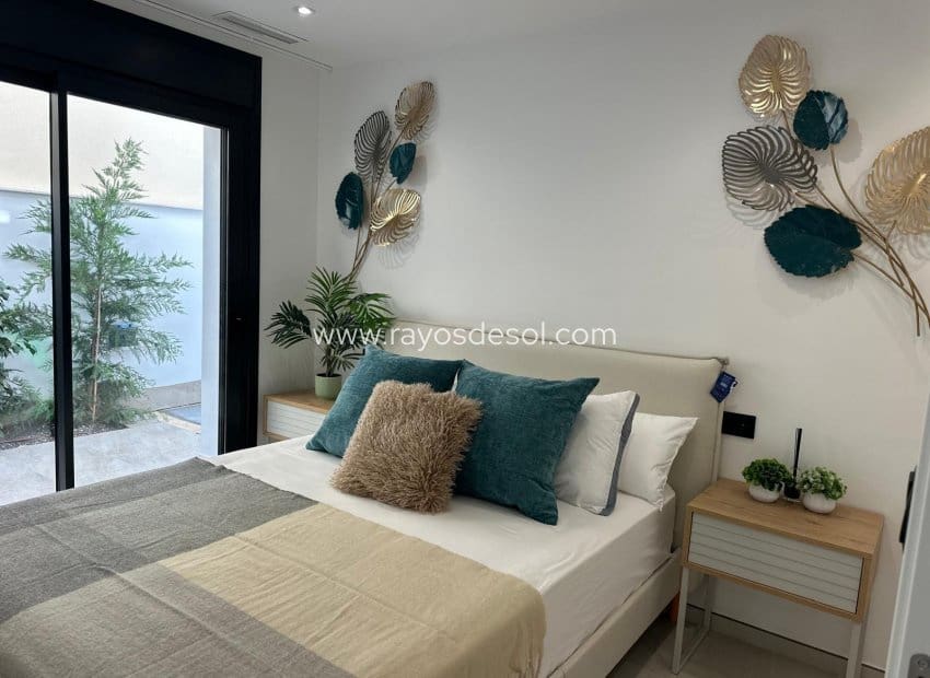 3 slaapkamer Villa te koop in San Pedro del Pinatar met zwembad - € 489.000 (Ref: 8997307)