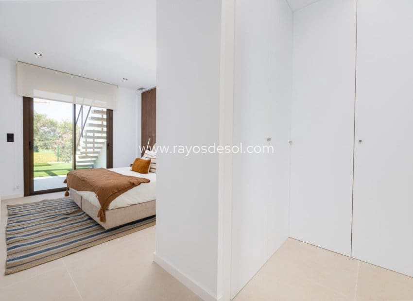 3 bedroom Villa for sale in Los Alcazares with pool - € 695,000 (Ref: 9006491)