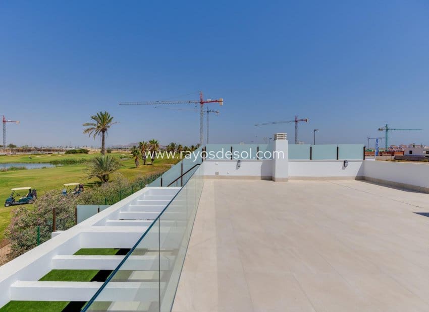 3 bedroom Villa for sale in Los Alcazares with pool - € 695,000 (Ref: 9006491)