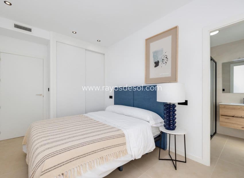 3 bedroom Villa for sale in Los Alcazares with pool - € 695,000 (Ref: 9006491)