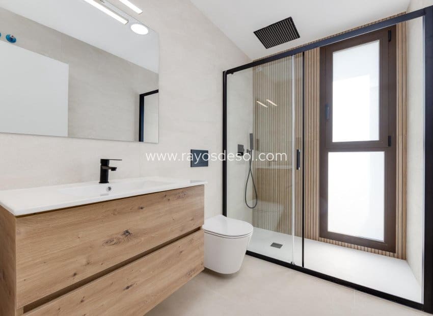 3 bedroom Villa for sale in Los Alcazares with pool - € 695,000 (Ref: 9006491)