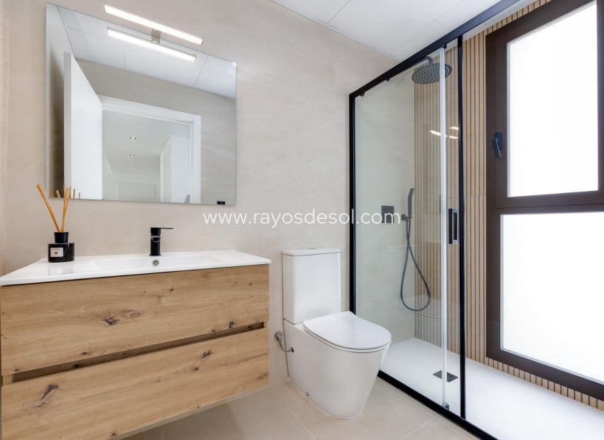 3 bedroom Villa for sale in Los Alcazares with pool - € 695,000 (Ref: 9006491)