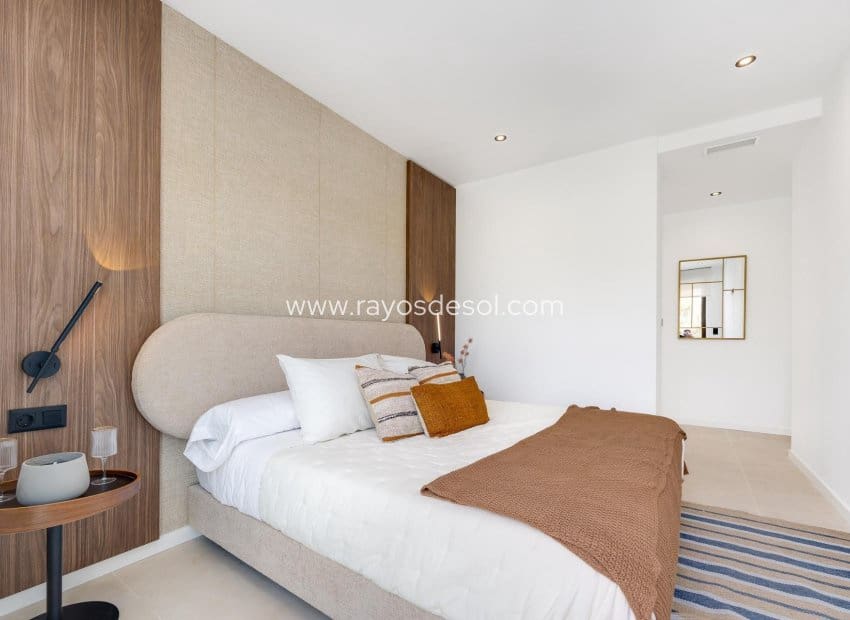 3 bedroom Villa for sale in Los Alcazares with pool - € 695,000 (Ref: 9006491)