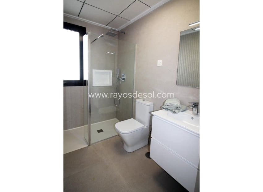 3 soveværelse Semi-Rækkehus til salg i Pilar de la Horadada med swimmingpool - € 354.900 (Ref: 9037492)