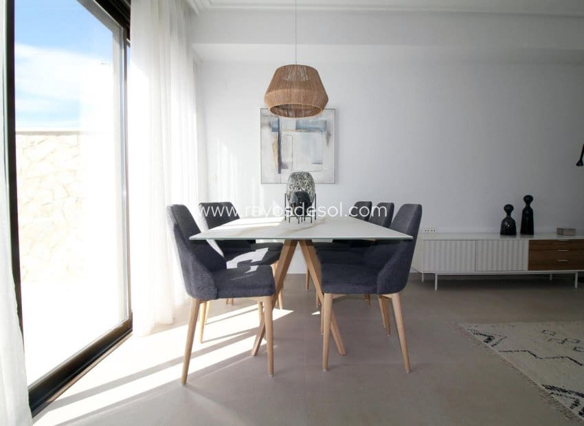 3 soverom Kjedet enebolig til salgs i Pilar de la Horadada med svømmebasseng - € 354 900 (Ref: 9037492)