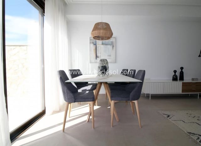 3 soverom Kjedet enebolig til salgs i Pilar de la Horadada ciudad, Pilar de la Horadada med svømmebasseng - € 354 900 (Ref: 9037492)